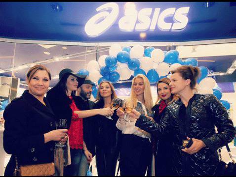 Първият представителен магазин на ASICS отвори врати в The Mall