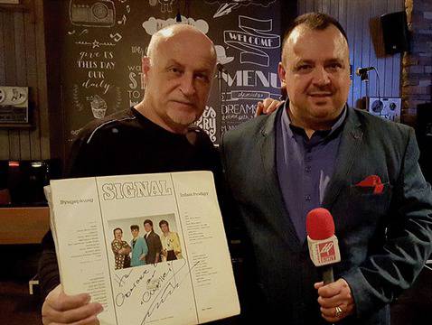 Йордан Караджов от легендарната група „Сигнал“ гостува в „На светска вълна с Емо Ялъмов“