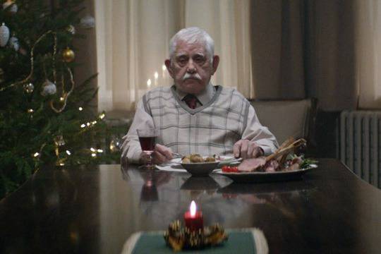 Коледната реклама, която ще ви разплаче и ще ви разсмее