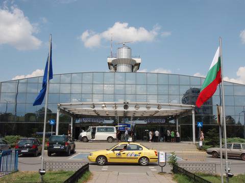 Знаете ли колко българи са напуснали България през 2014?