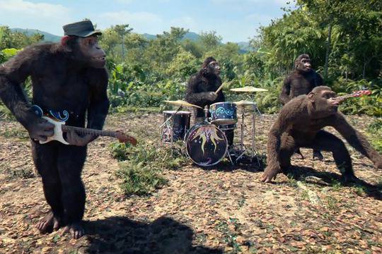 Маймунският клип на „Колдплей“