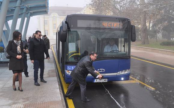 Посрещнаха първия градски автобус на Автогара „Юг“ /снимки/