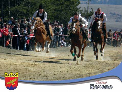 Студенти празнуват 8 декември на езда вместо в кръчмите