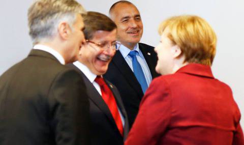 В очакване на Давутоглу