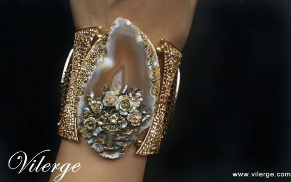 Оригинални идеи за подарък с бижу за празничната вечер жени 8 март празник