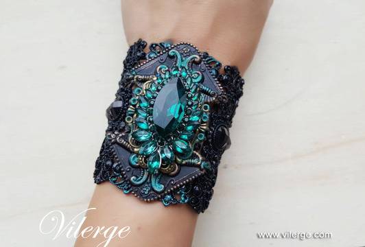 Изискани и стилни идеи за подарък бижу за празник и Коледa гривни