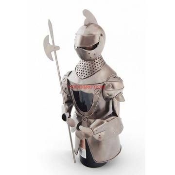 Метална поставка за вино: рицарски доспехи