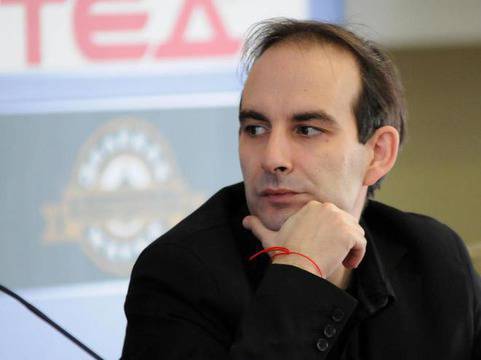 Свалянето на „Деконструкция“ по Параграф 22