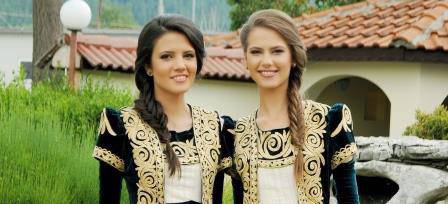 Ива и Велислава Костадинови: Никога не бихме се скарали заради момче.