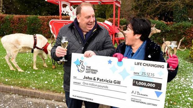 Баща си прибра коледните подаръци след като стана тото-милионер