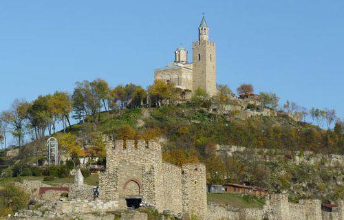 Дама на 80 години е първият турист в Царевец за 2016 година