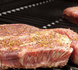 Не мийте месото преди готвене, но можете да го замразявате по два пъти