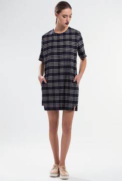 Дизайнерска рокля в каре