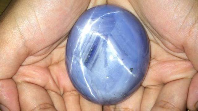 Най-големият син сапфир бе открит в Шри Ланка