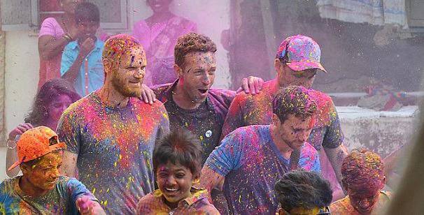 Вижте новото видео на Coldplay “Birds”