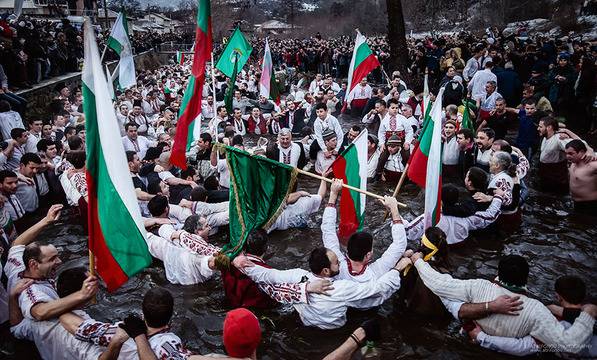 Традиции и обичаи около Йордановден