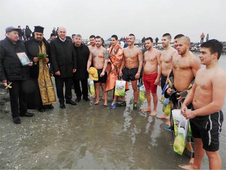 Живко Илиев „спаси“ кръста в Поморие