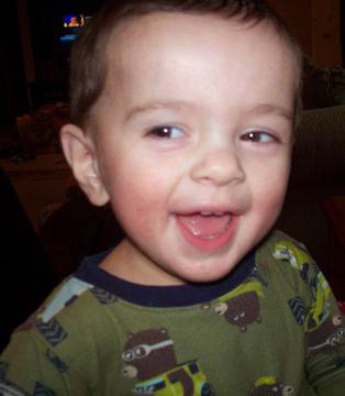 Вижте потресаващата история на една майка! Тя прекарваше нощите в Интернет, докато детето й беше в мивката