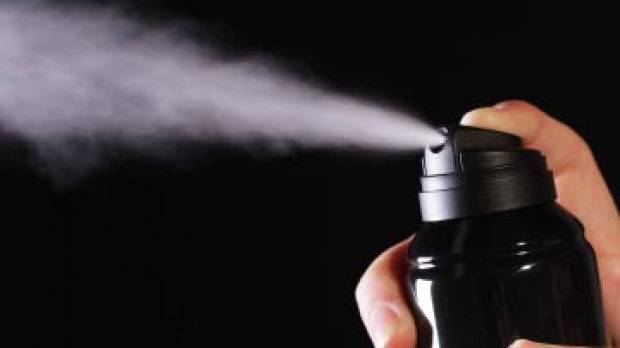 Момче почина от прекалена злоупотреба с деодорант