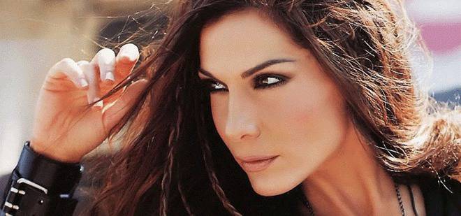 Деспина Ванди идва с европейския шампион по футбол Демис Николаидис за първия си концерт у нас