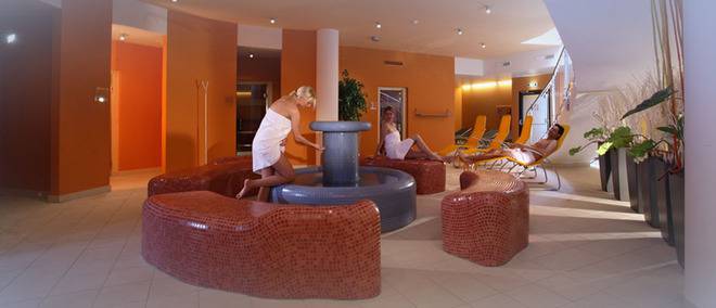 Проектиране и изграждане на СПА Центрове, цялостен инженеринг на басейни, сауни, парни бани, джакузита