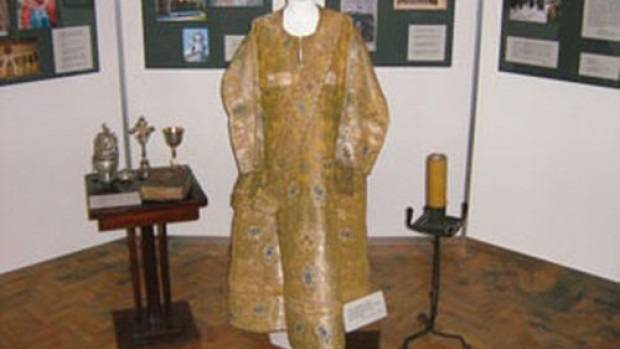 Излагат църковните одежди на Васил Левски