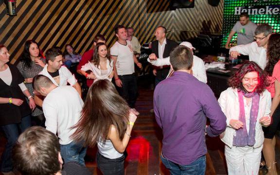 Стоплящи емоции за необвързани