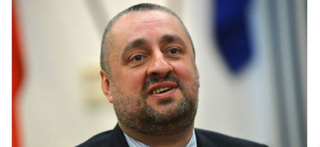 Ясен Тодоров, пУкажи на тия хора колко сА раздаваш!