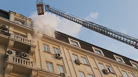 Първо в Скандал! Гори сградата на Министерство на икономиката