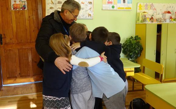 В ОУ „Христо Ботев“ – Ахелой отбелязаха Деня на прегръдката