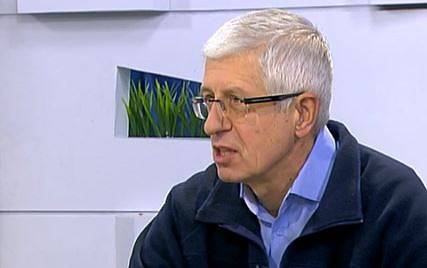 Румен Овчаров: Държавата трябва да каже защо горивата не поевтиняват