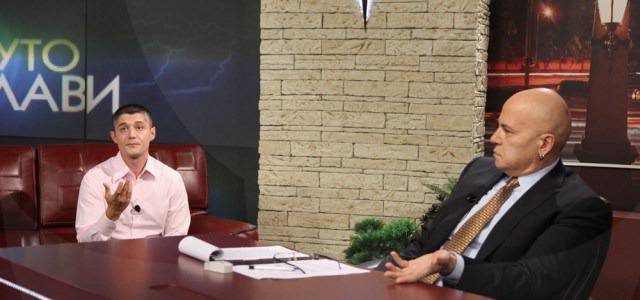 Слави Трифонов изтрещя! Уволни и Светльо Митев!