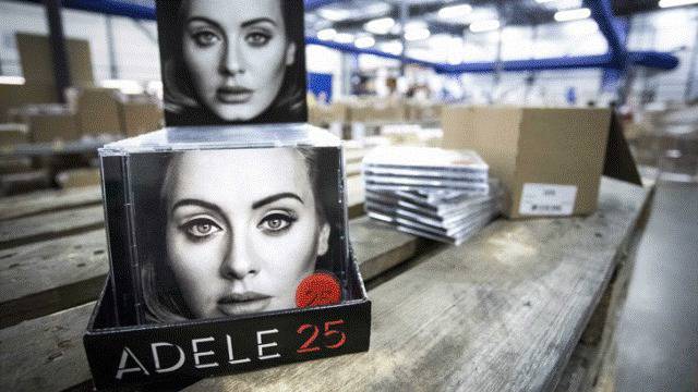 „Hello“ на Адел мина милиард гледания в YouTube