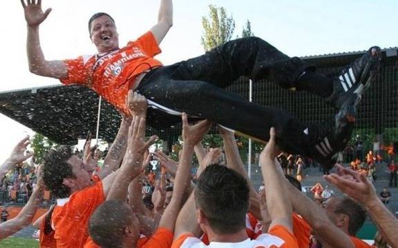 Любо Пенев пое Литекс