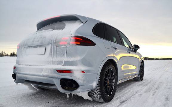 Дрифт с Cayenne Turbo S в снега
