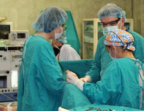 В Бургас спасиха жена с 8 кг тумор на яйчниците