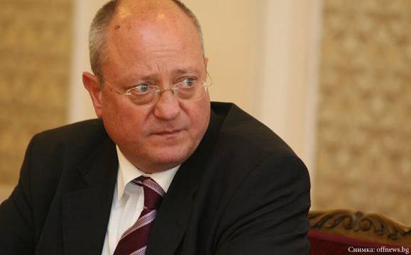 Танев: Ботев и Вазов не са само текст, няма да допусна да липсват в учебниците