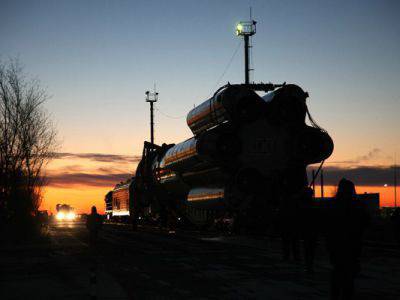 Ракета Протон-М с ЮтелСат e на стартовата площадка!