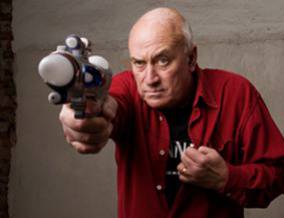 Тома Спространов и Боряна Баташова заедно в сериал за извънземни…