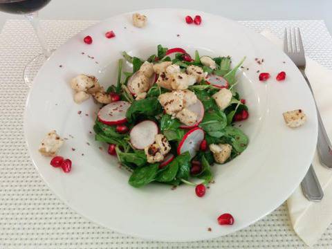 Спаначена салата с крутони от тофу – рецепта на вкусна салата в Био магазин Bio Drink