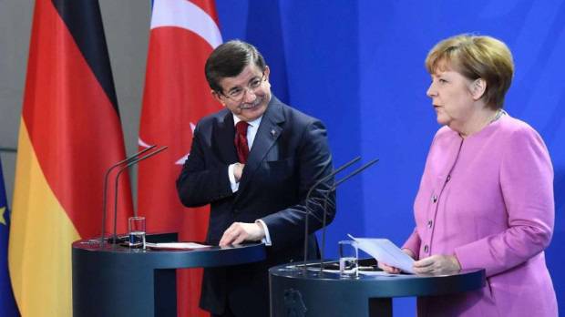 Турция иска от ЕС €5 млрд. за мигрантите