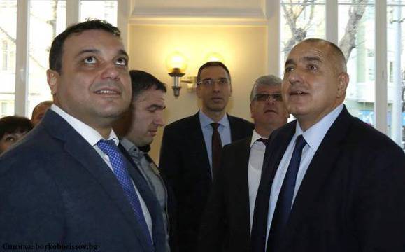 Железницата Бургас – Летище ще продължава до Слънчев бряг