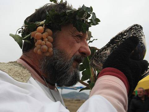 Как българите празнуват Трифон Зарезан