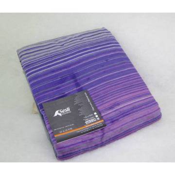 Лилаво одеало