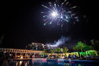 фойерверки – балони – доставка и украса, сватбена украса,