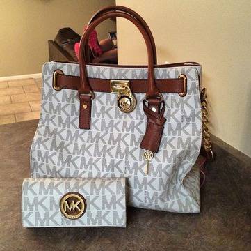 Поръчка на чанти и аксесоари директно от САЩ с BuyNowFromUSA – Coach, Michael Kors, Guess, Calvin Klein, Ralph Lauren, Gucci,…