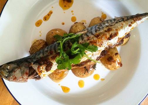 Скумрия в хартия на фурна