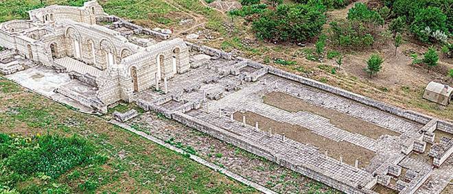 Голямата базилика край Плиска