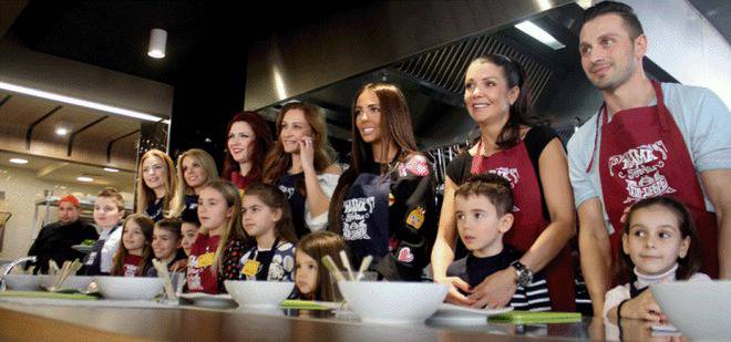 Звезди показаха умения зад печката в духа на семейното шоу „Мама готви по-добре”