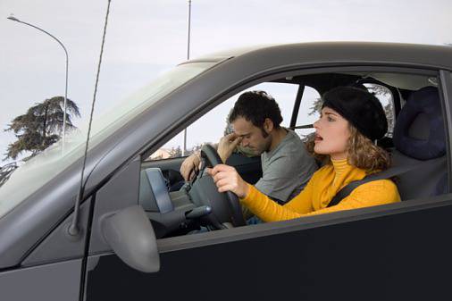 Тъгата и гневът по-опасни за шофьорите от разговор по мобилния